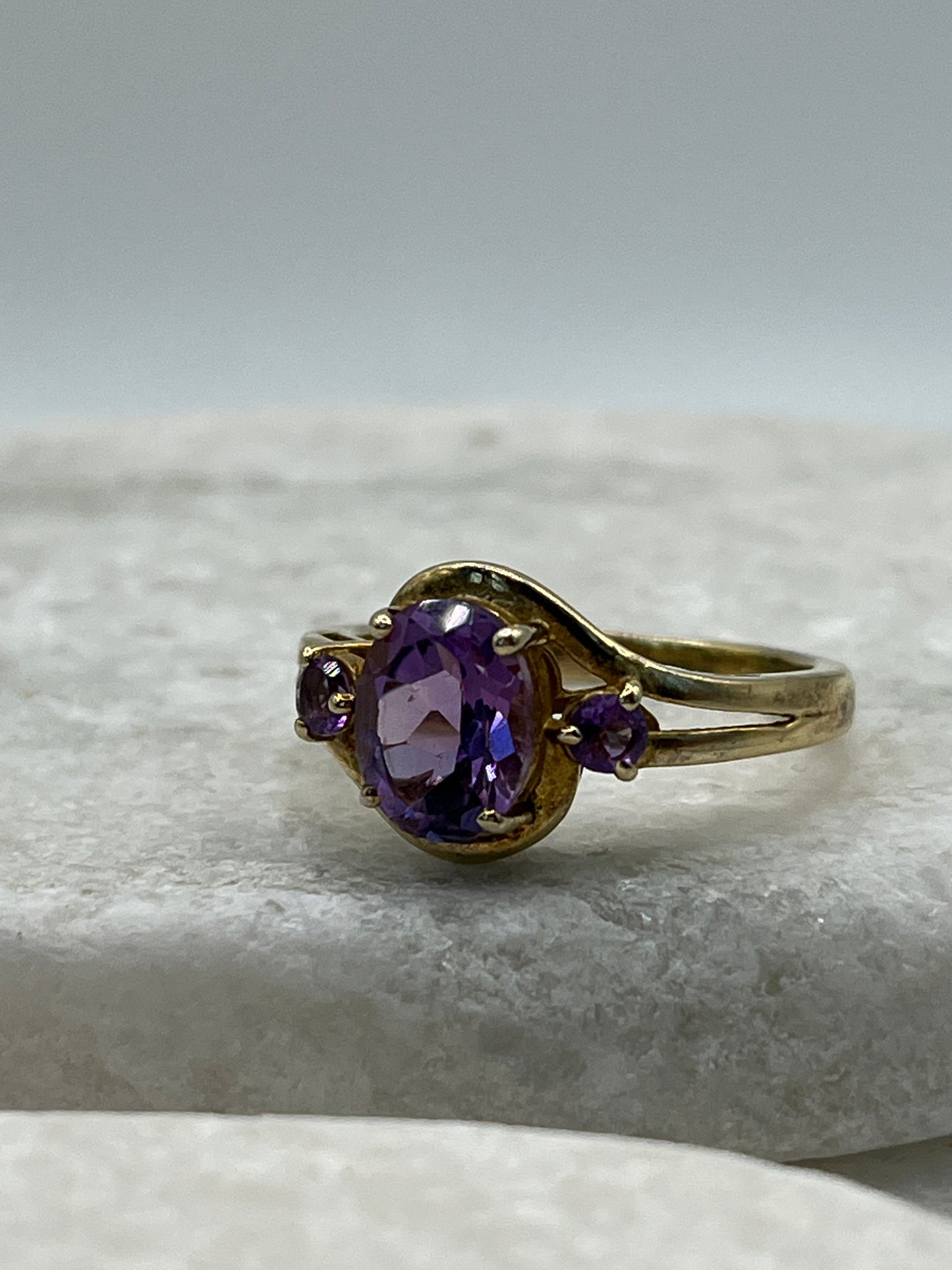 925 Sterling Silver Gilded Amethyst Trilogy Twist Ring - Size R