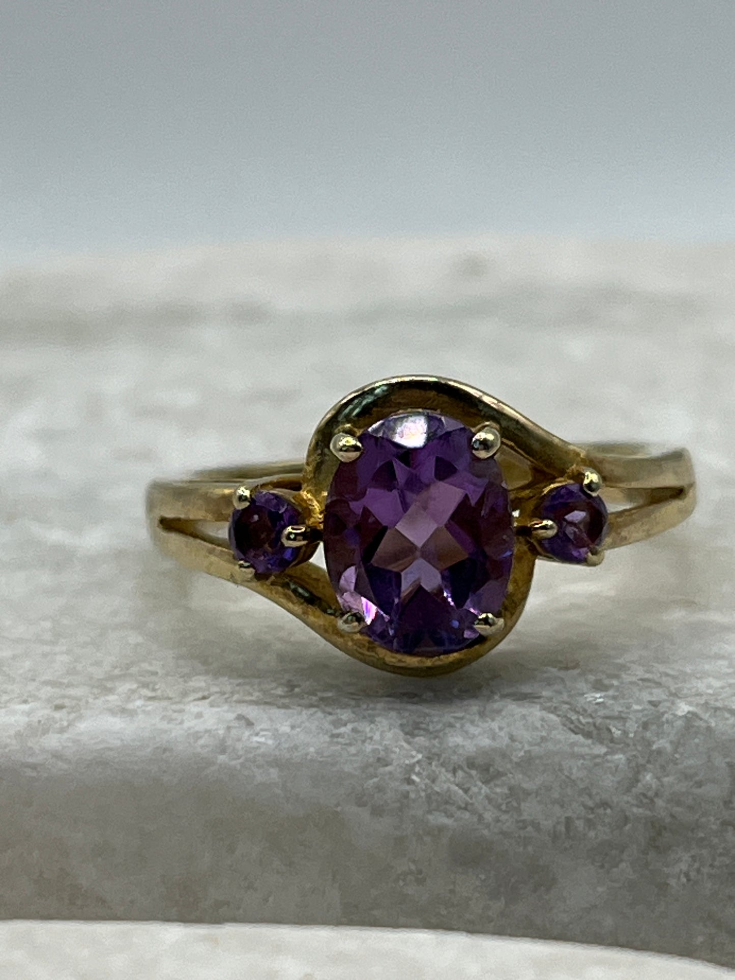 925 Sterling Silver Gilded Amethyst Trilogy Twist Ring - Size R