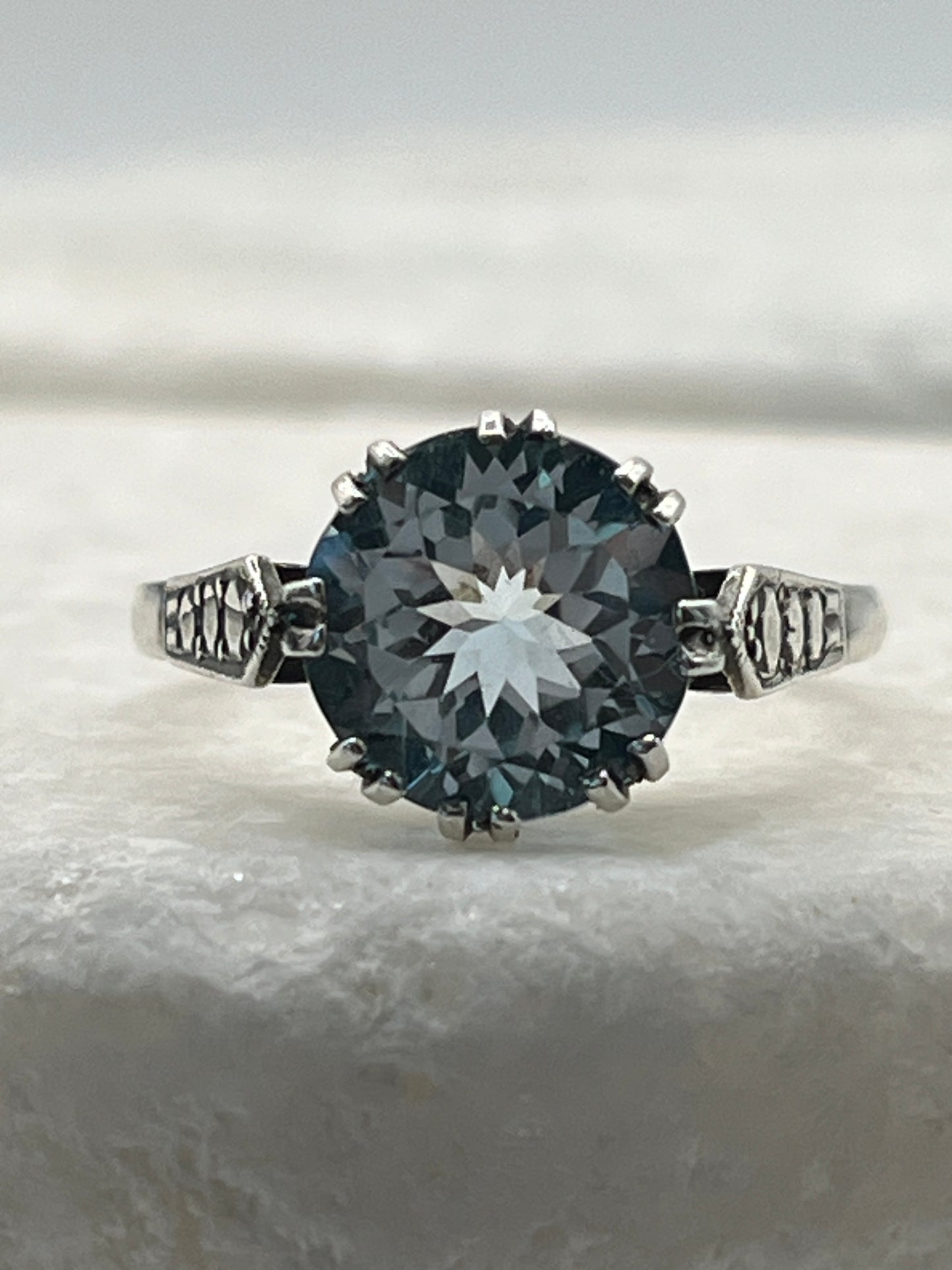 925 Sterling Silver Blue Topaz Solitaire Ring - Size R