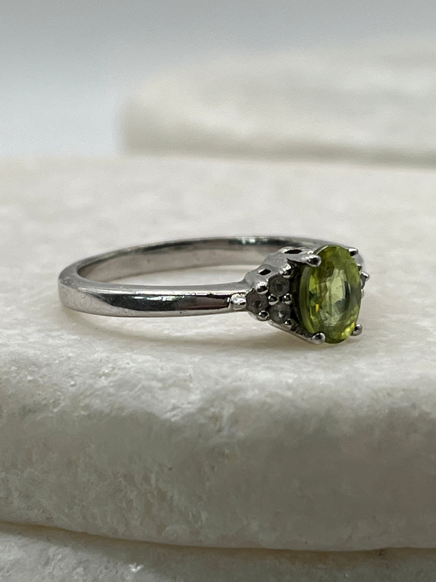 925 Sterling Silver Peridot Statement Ring - Size Q