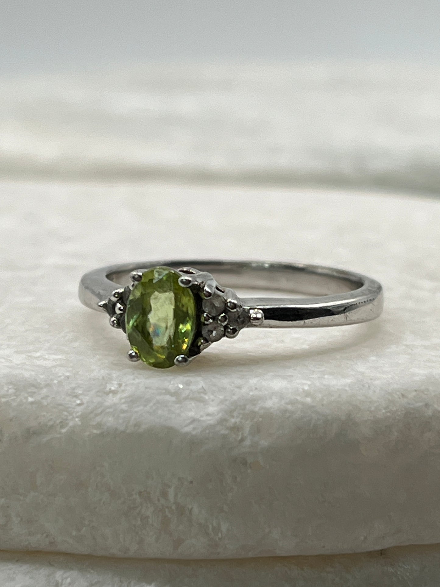 925 Sterling Silver Peridot Statement Ring - Size Q