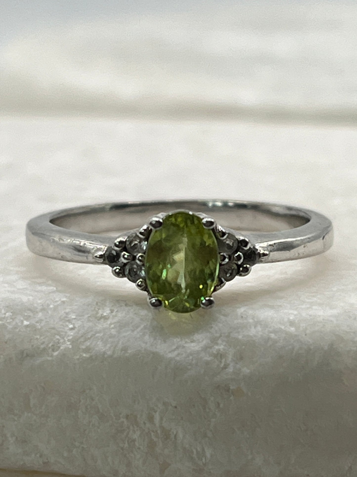 925 Sterling Silver Peridot Statement Ring - Size Q