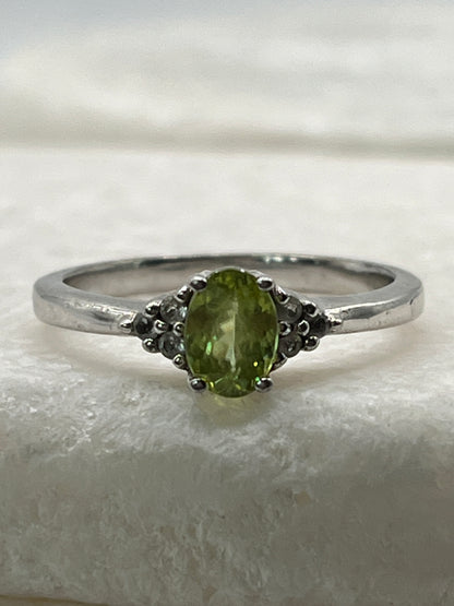 925 Sterling Silver Peridot Statement Ring - Size Q