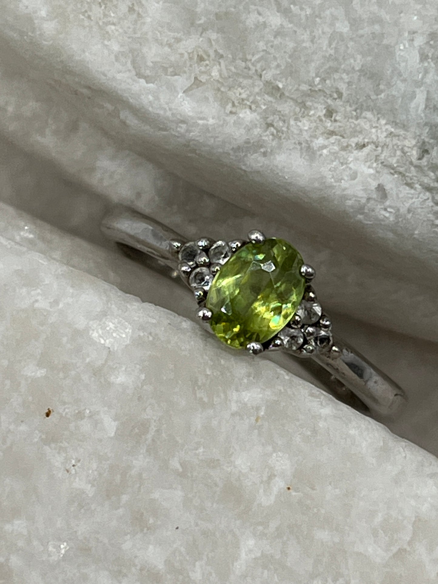 925 Sterling Silver Peridot Statement Ring - Size Q