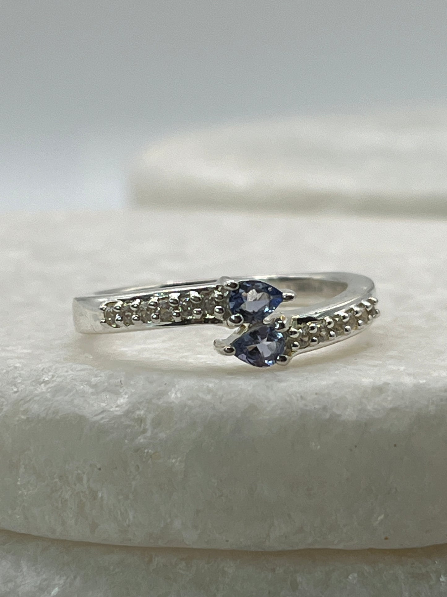 925 Sterling Silver Tanzanite Teardrop Band Ring - Size Q