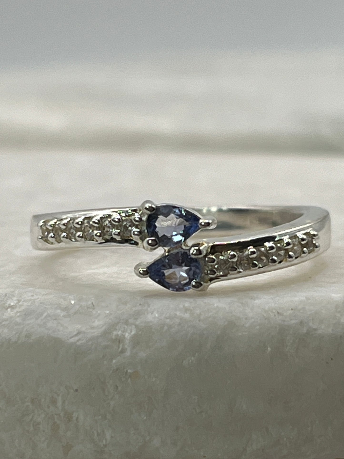 925 Sterling Silver Tanzanite Teardrop Band Ring - Size Q