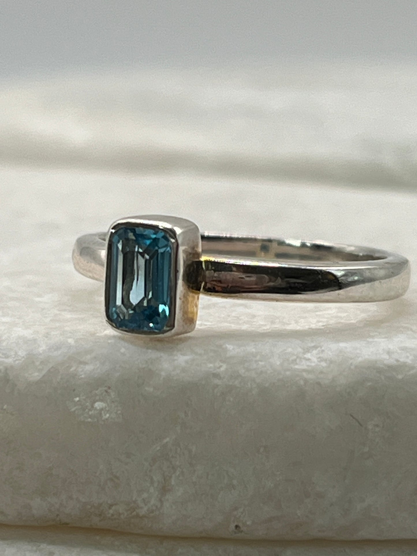 925 Sterling Silver Emerald Cut Swiss Blue Topaz Ring - Size Q