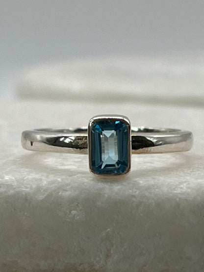 925 Sterling Silver Emerald Cut Swiss Blue Topaz Ring - Size Q