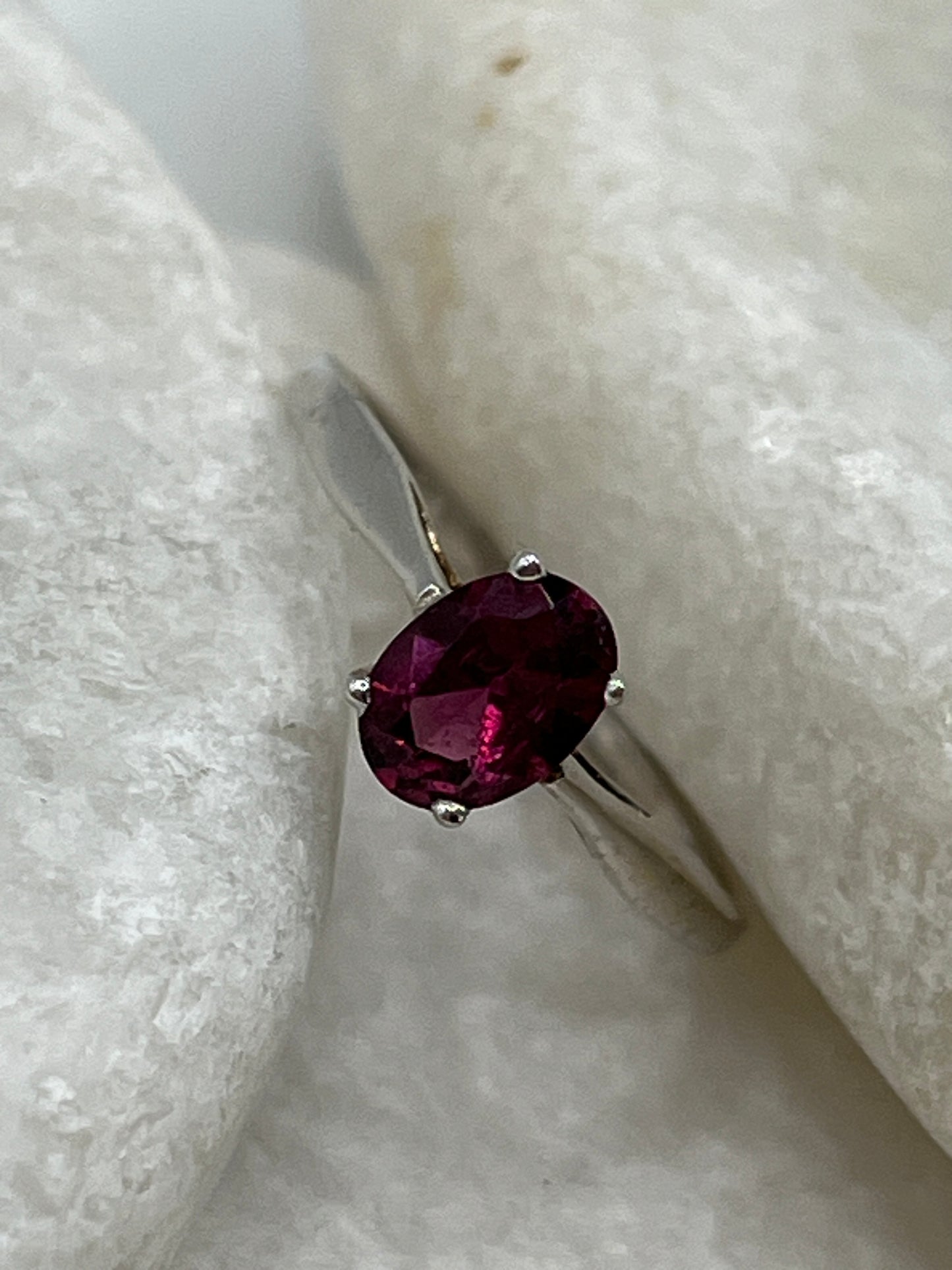 925 Sterling Silver Oval Garnet Ring - Size O