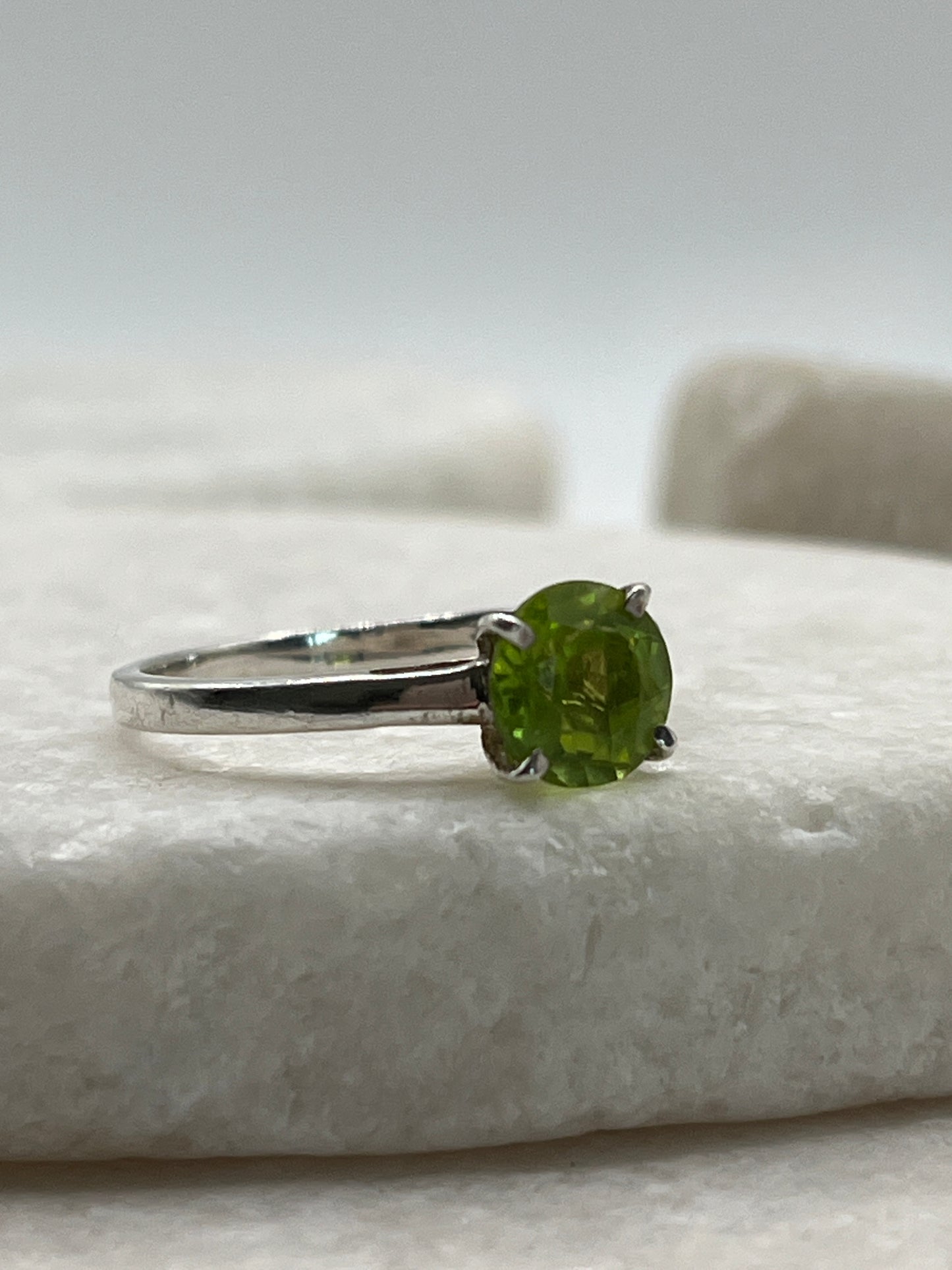 925 Sterling Silver Peridot Solitaire Ring - Size O