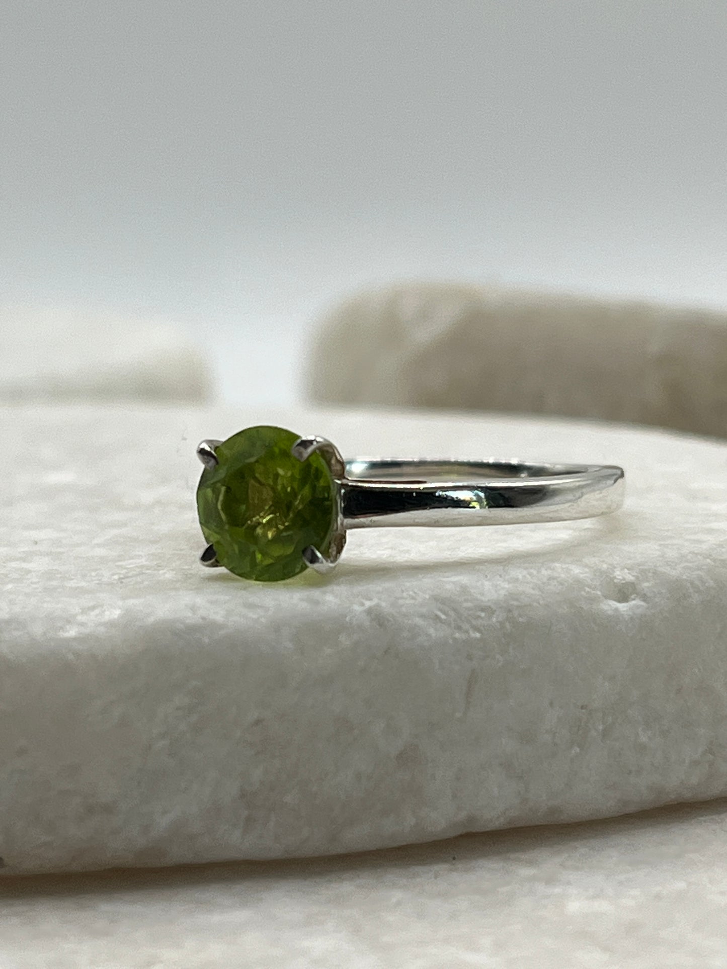 925 Sterling Silver Peridot Solitaire Ring - Size O