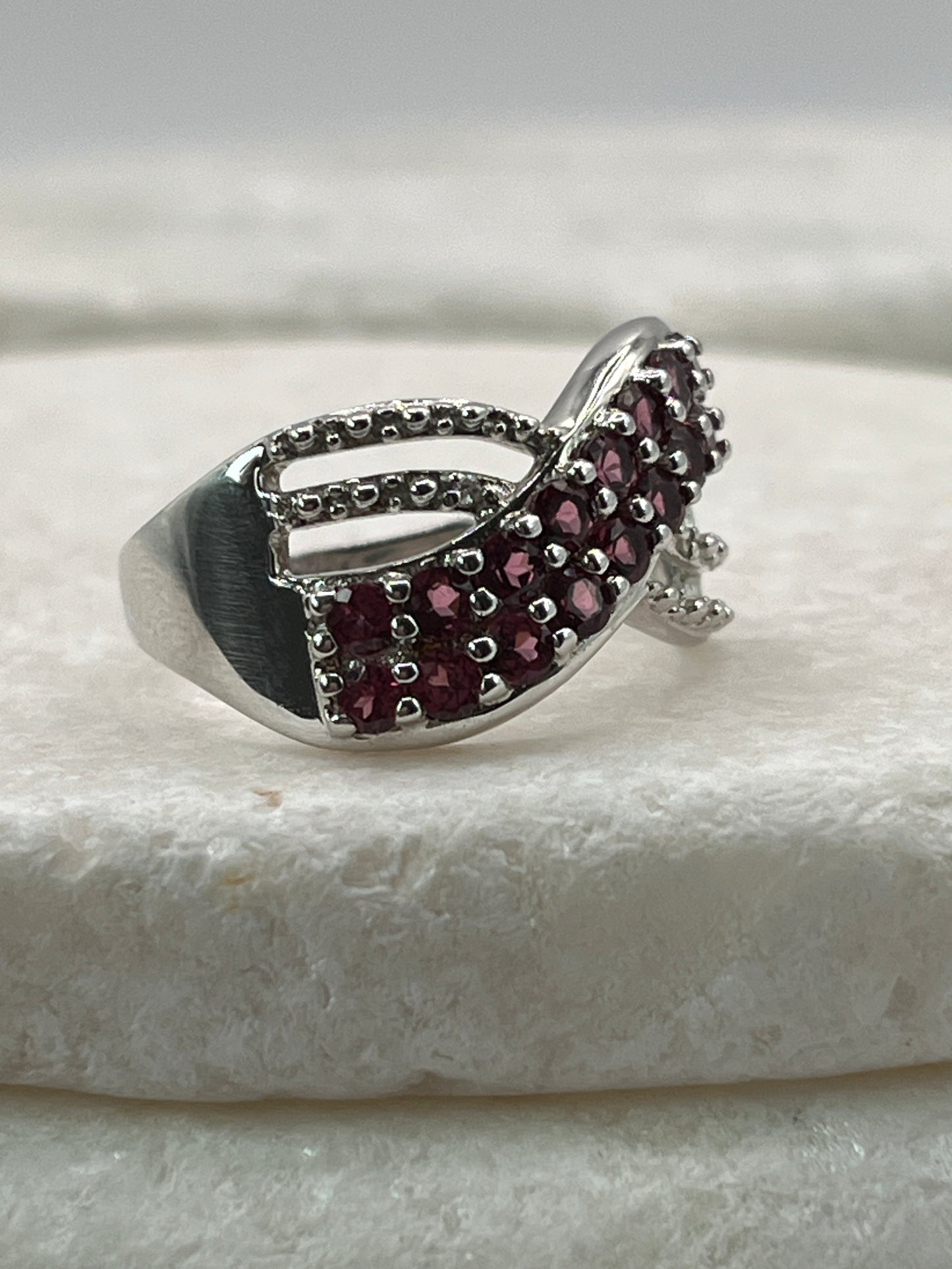 925 Sterling Silver Garnet Twist Ring - Size S