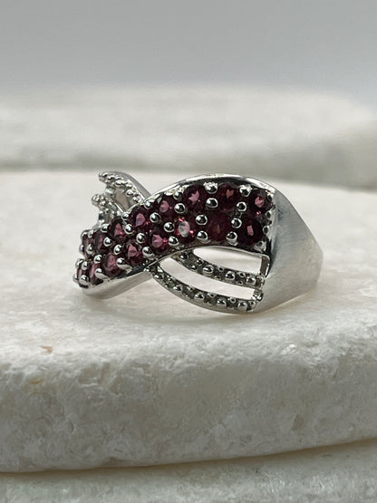 925 Sterling Silver Garnet Twist Ring - Size S