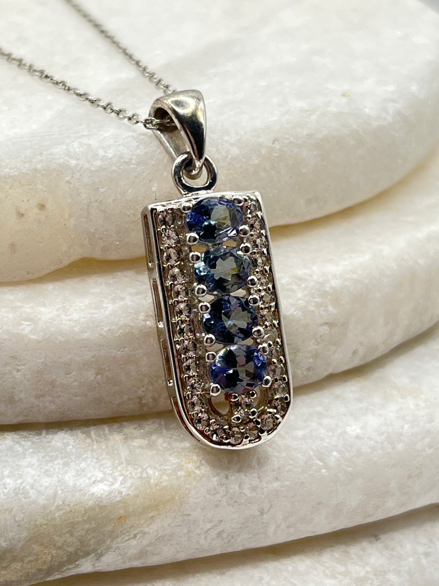 925 Sterling Silver Bi-Colour Tanzanite Tri Pendant on 45cm Chain