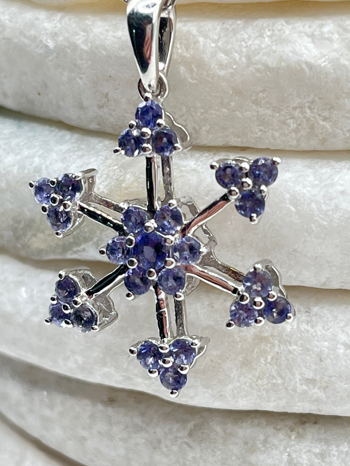 925 Sterling Silver Tanzanite Star Pendant on 45cm Chain