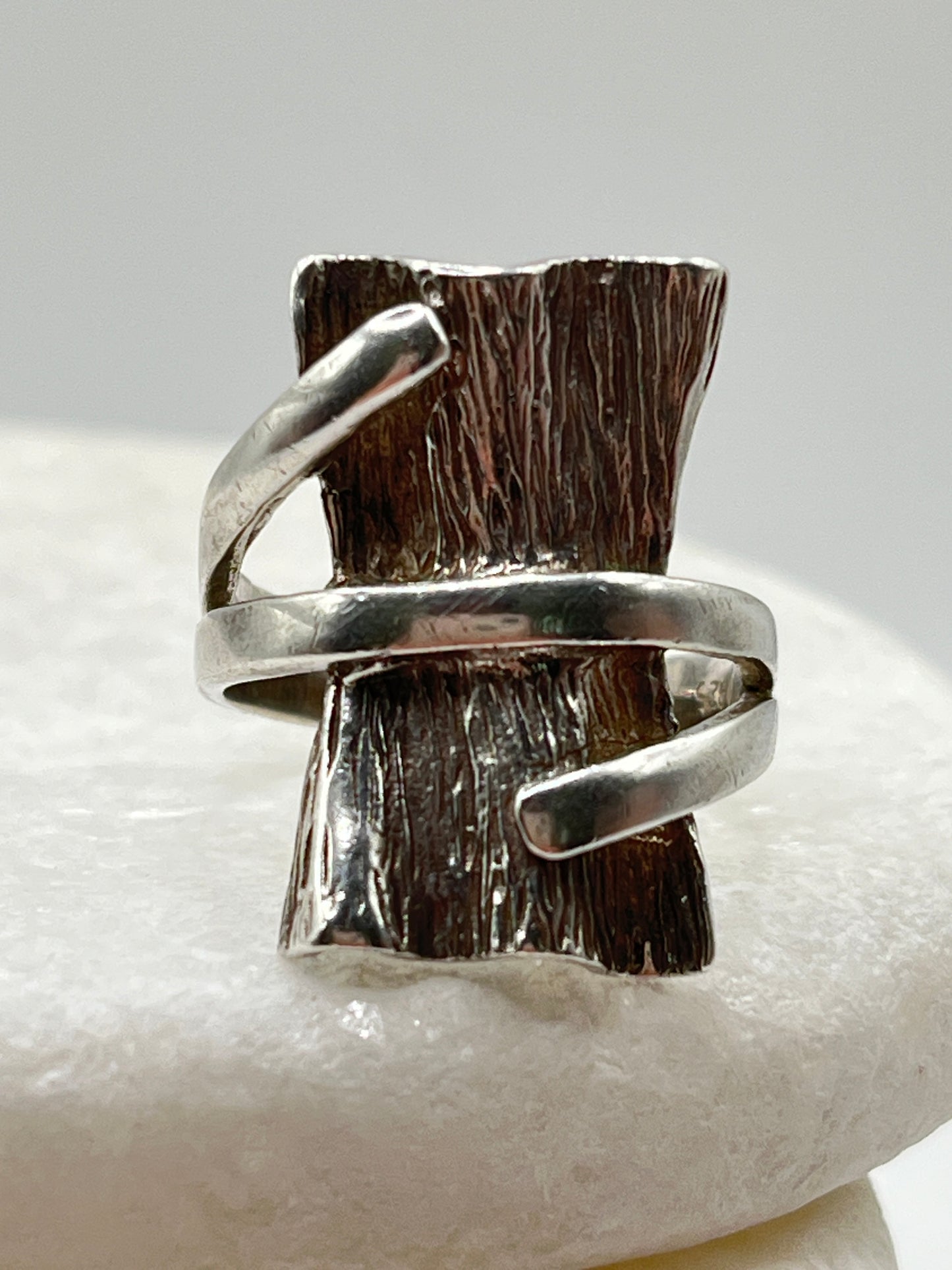 Vintage 925 Sterling Silver Modernist Tree Bark Twist Ring - Size Q