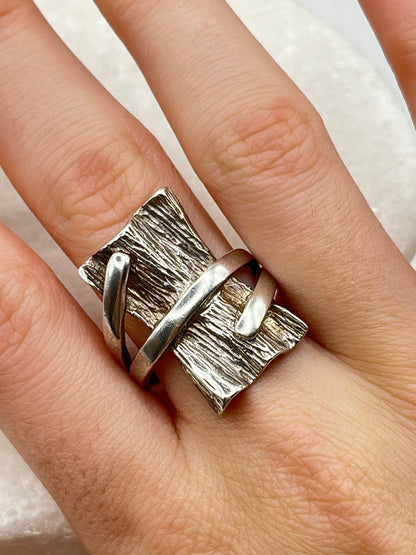 Vintage 925 Sterling Silver Modernist Tree Bark Twist Ring - Size Q