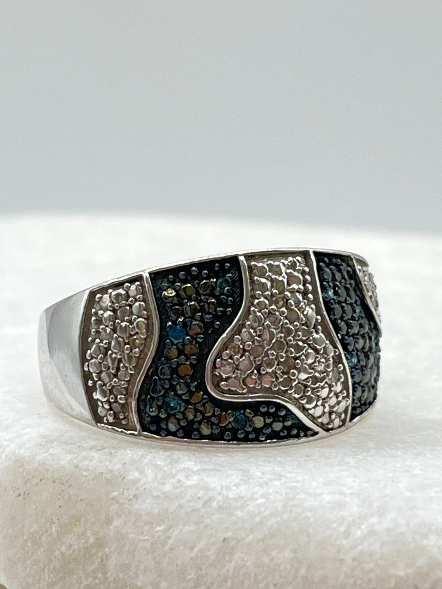 Vintage 925 Sterling Silver Curvy Dome Blue Diamond Ring - Size S