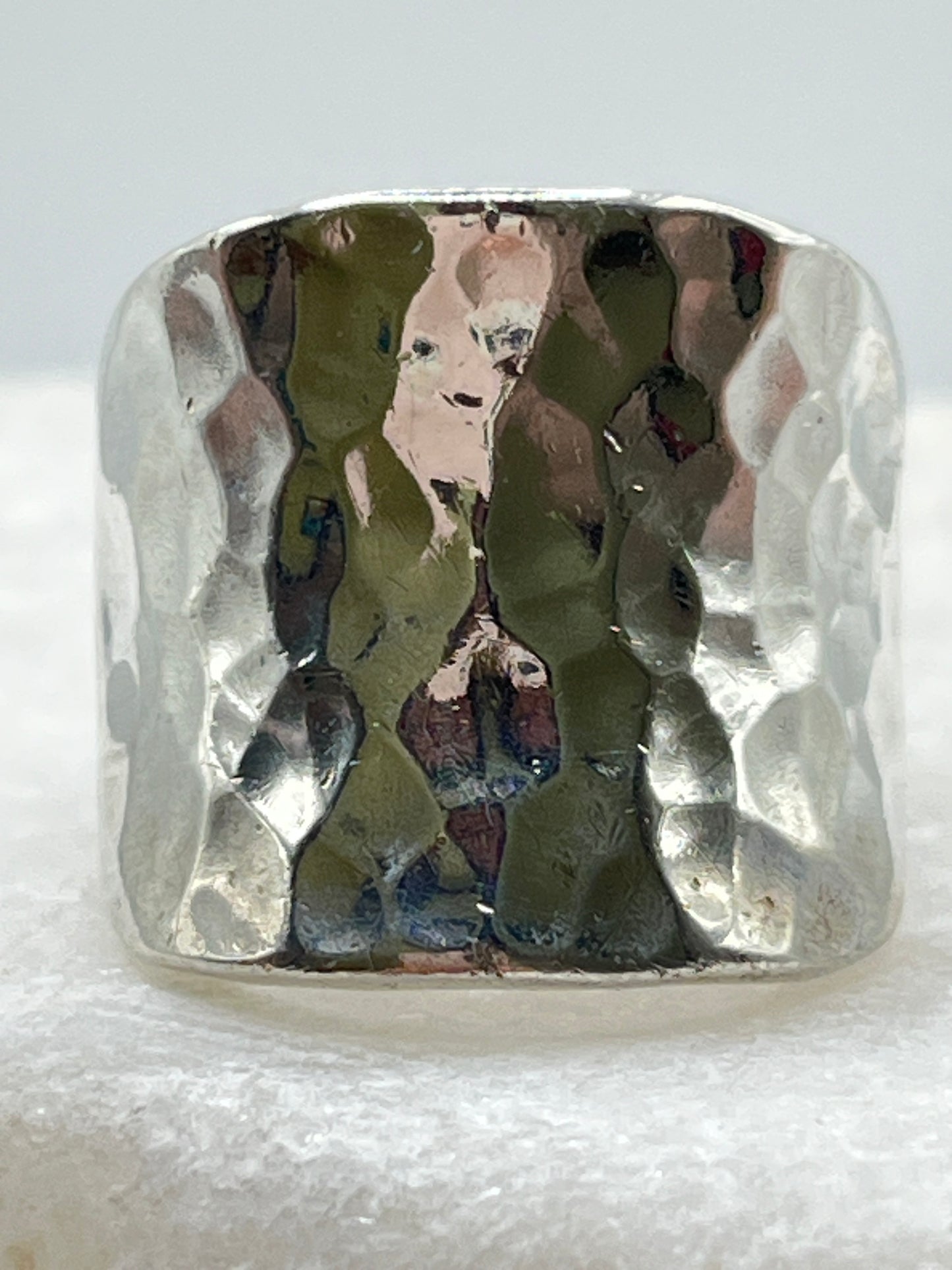 Vintage 925 Sterling Silver Shield Shaped Hammered Ring - Size N/O