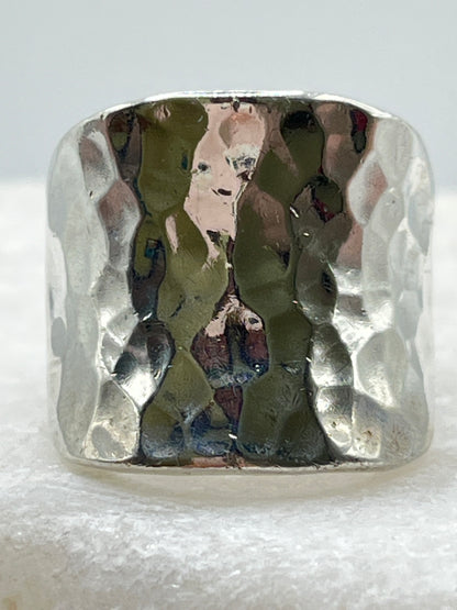 Vintage 925 Sterling Silver Shield Shaped Hammered Ring - Size N/O