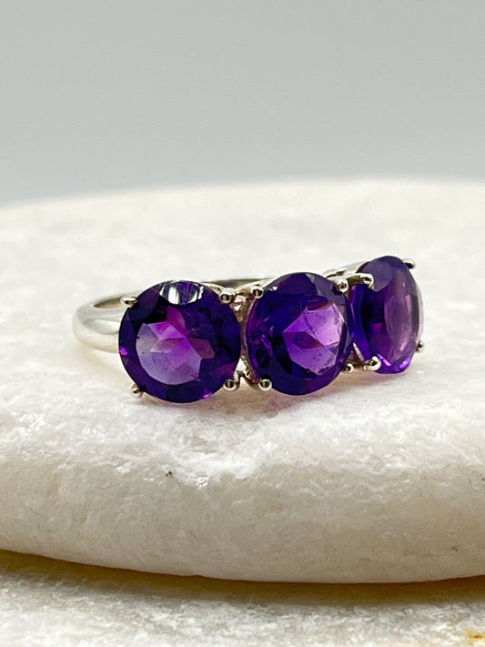 925 Sterling Silver Amethyst Trilogy Ring - Size O