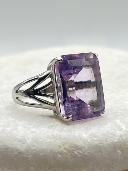 925 Sterling Silver Amethyst Statement Ring - Size O