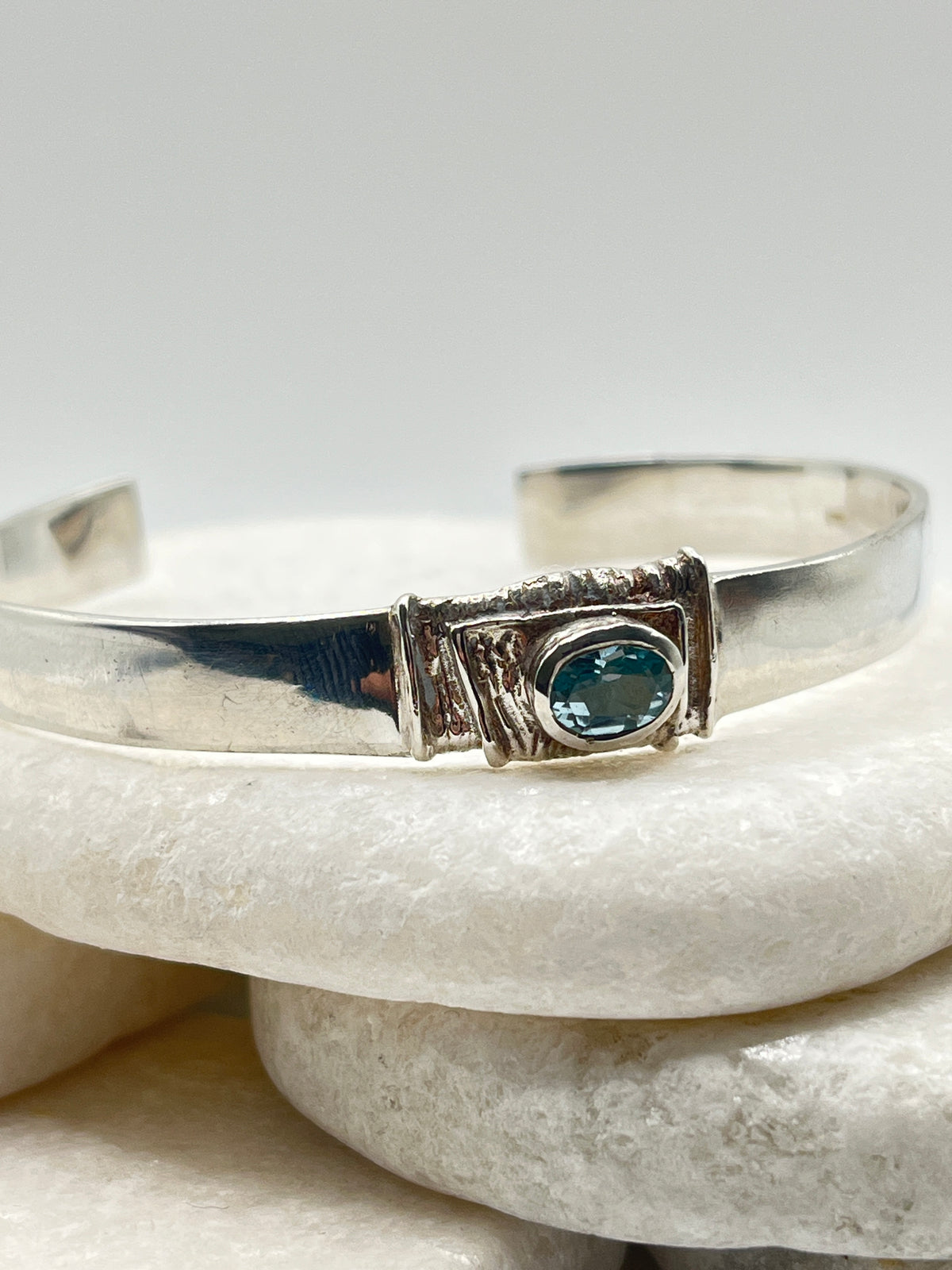 Vintage 925 Sterling Silver Aquamarine Cuff Bangle