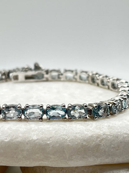 925 Sterling Silver Swiss Blue Topaz Bracelet - 20cm