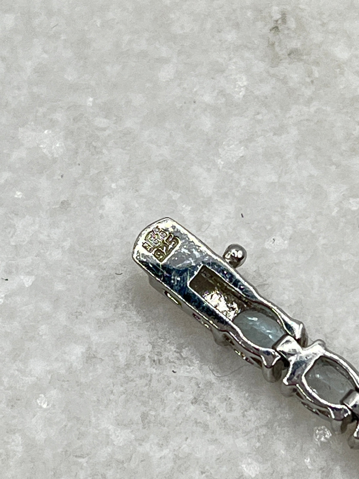 925 Sterling Silver Swiss Blue Topaz Bracelet - 20cm
