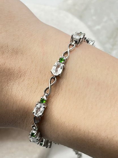 925 Sterling Silver Quartz And Chrome Diopside Bracelet - 20cm