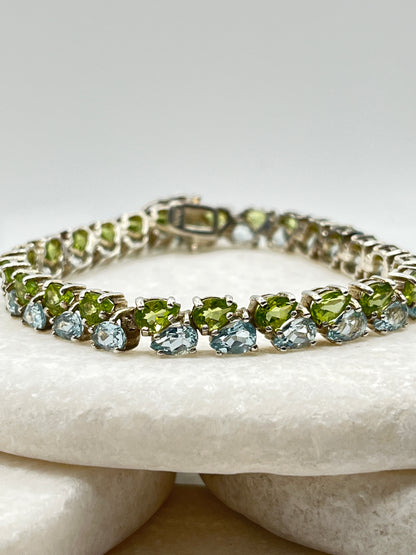 925 Sterling Silver Blue Topaz And Peridot Bracelet - 20cm