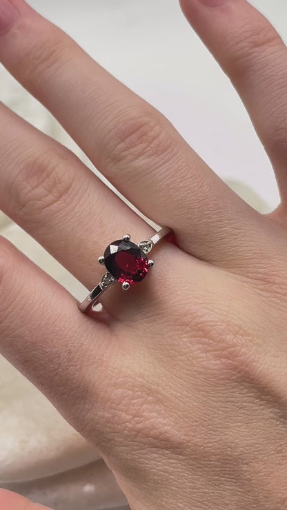 925 Sterling Silver Garnet and White Topaz Trilogy Ring - Size Q